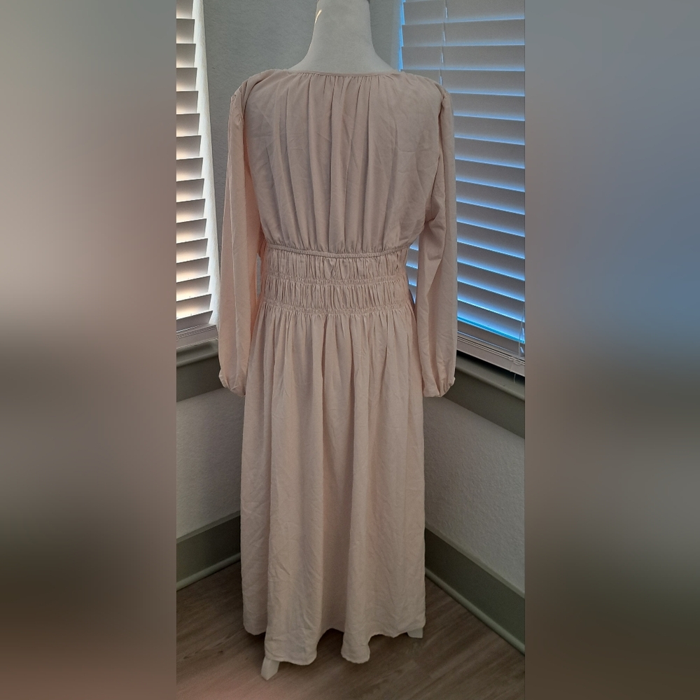 Elegant Cream Long Sleeve Dress - Picture 5 of 11